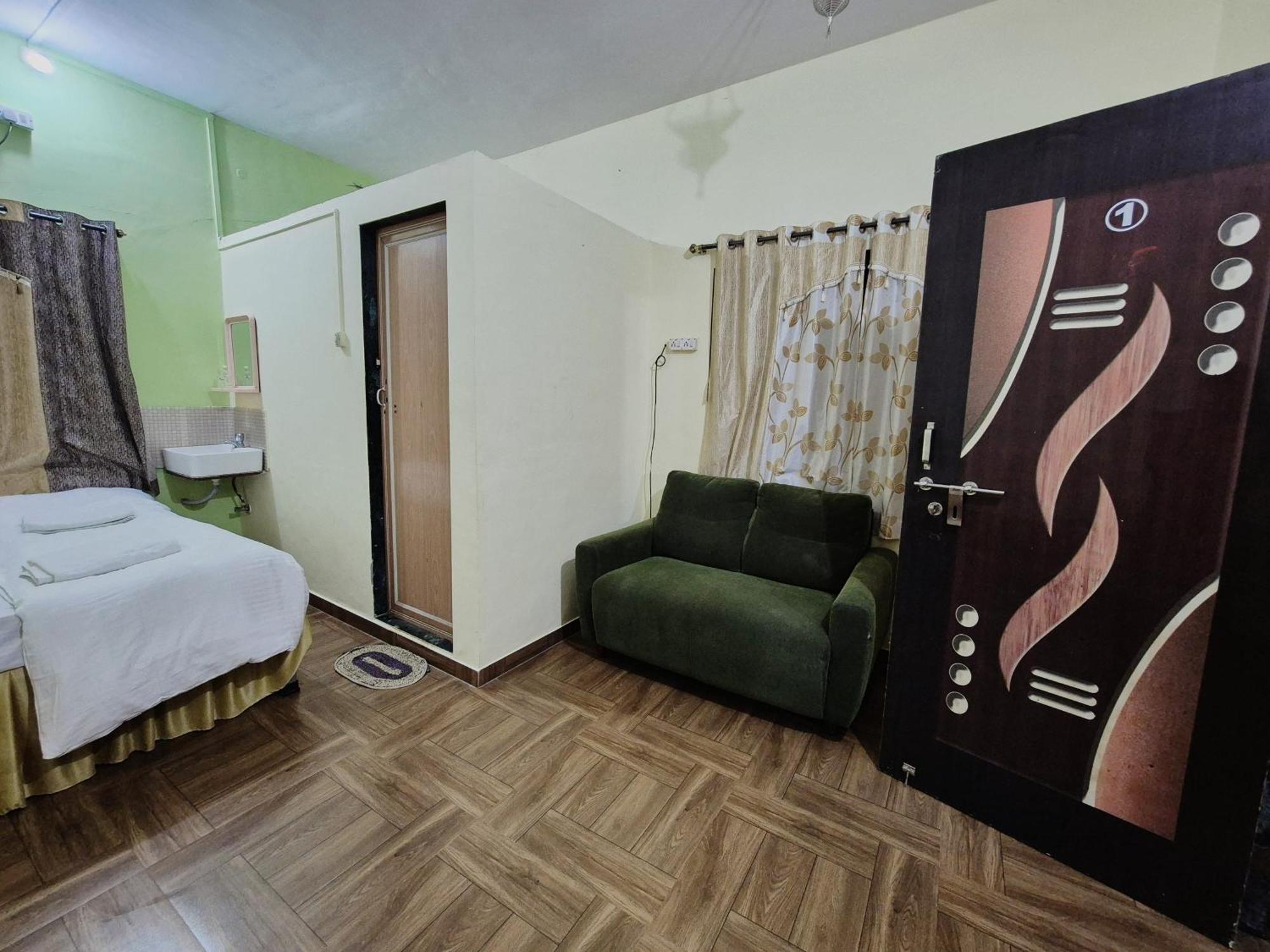 Humming Bird Beach Resorts Alibag Luaran gambar